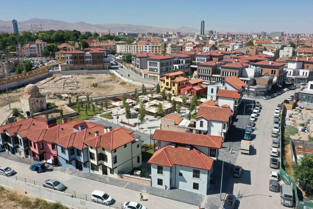 Konya'da tarihle iç içe serin mola: İşte yeşil cennet Meram'ın Avlu kafesi 3